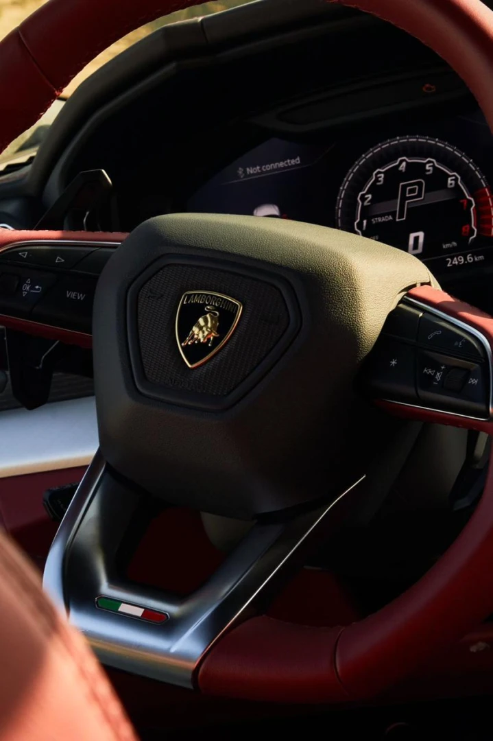 Lamborghini Urus 2022 - Luxury Car thumbnail NaN